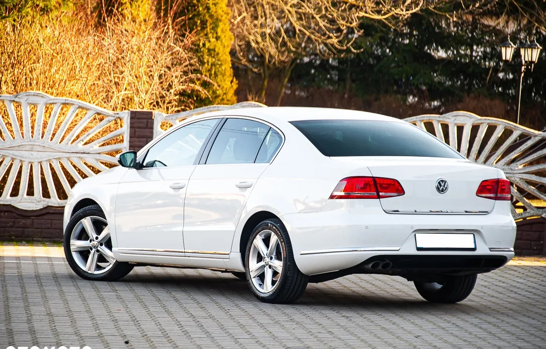 Volkswagen Passat cena 41900 przebieg: 225000, rok produkcji 2013 z Wyszków małe 742